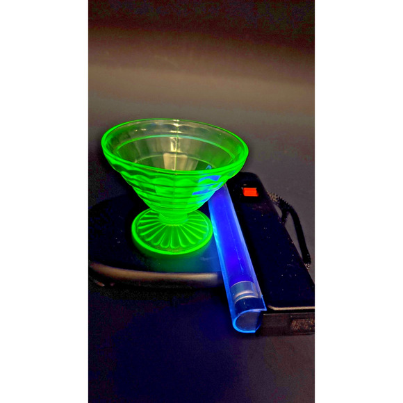 Vintage 30s Vaseline Uranium Green Depression Glass Footed Dessert Sherbet - Picture 3 of 15